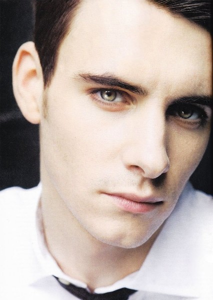 Harry Lloyd photo