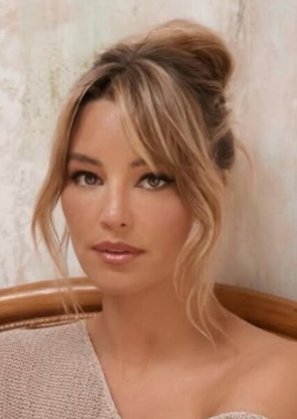 Hassie Harrison photo