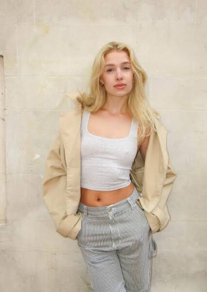 Hattie Dynevor photo