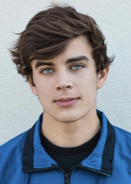 Hayes Grier photo