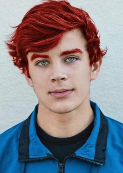Hayes Grier photo