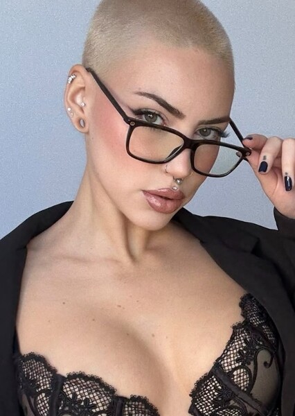 Hayley Brooke photo