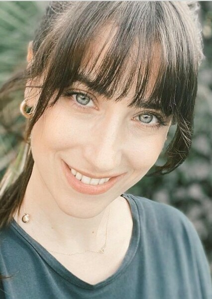Hazal Kaya photo