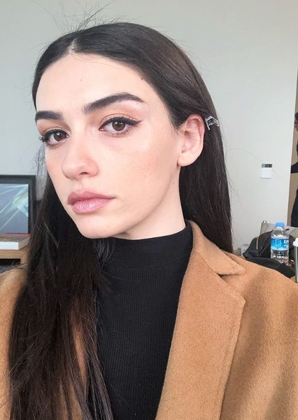Hazar Erguclu photo