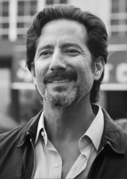 Henry Ian Cusick photo
