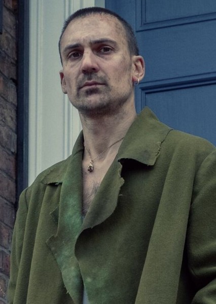 Henry Lloyd-Hughes photo