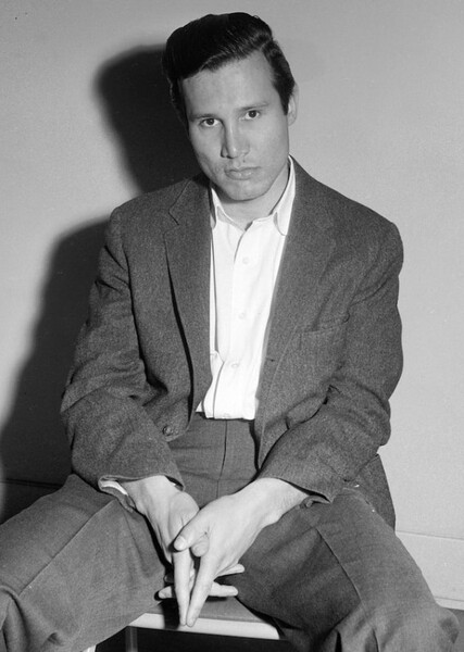 Henry Silva