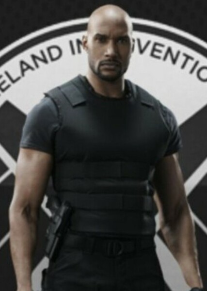 Henry Simmons photo
