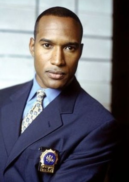 Henry Simmons photo