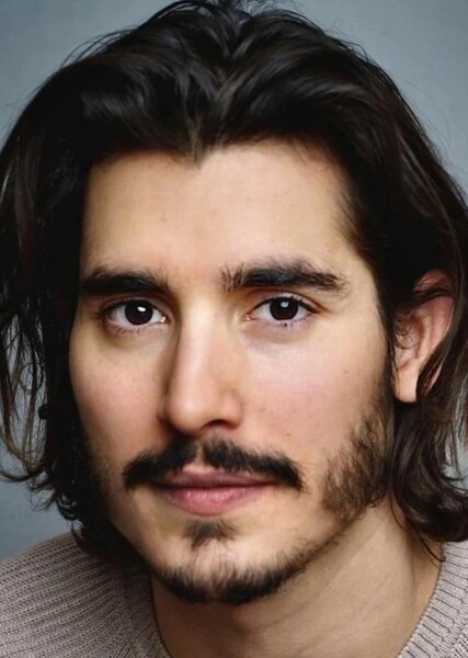 Henry Zaga photo