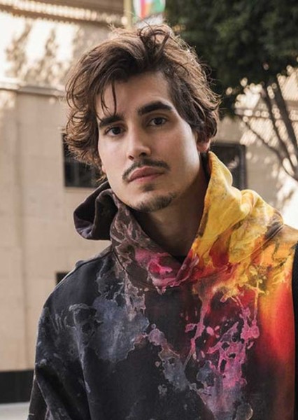 Henry Zaga photo