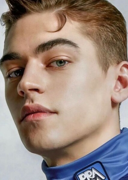 Hero Fiennes Tiffin photo