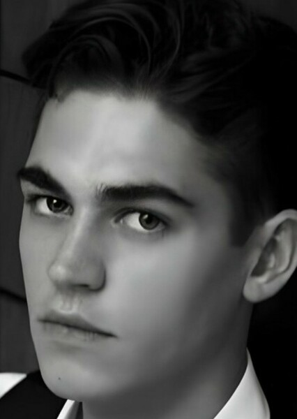 Hero Fiennes Tiffin photo