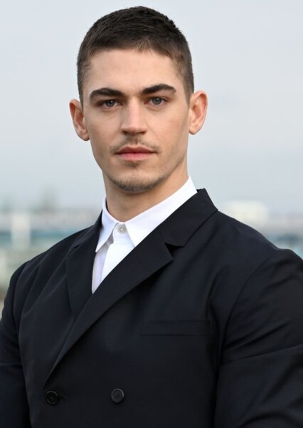 Hero Fiennes Tiffin photo