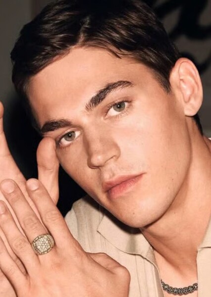 Hero Fiennes Tiffin photo