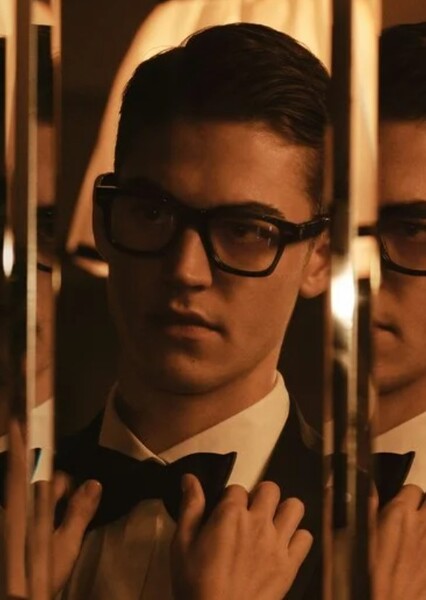 Hero Fiennes Tiffin photo