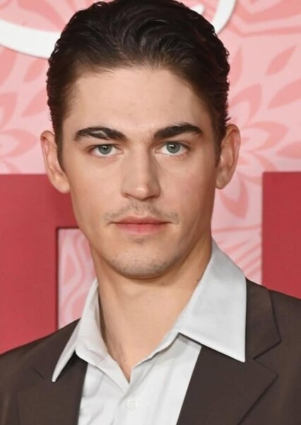 Hero Fiennes Tiffin photo