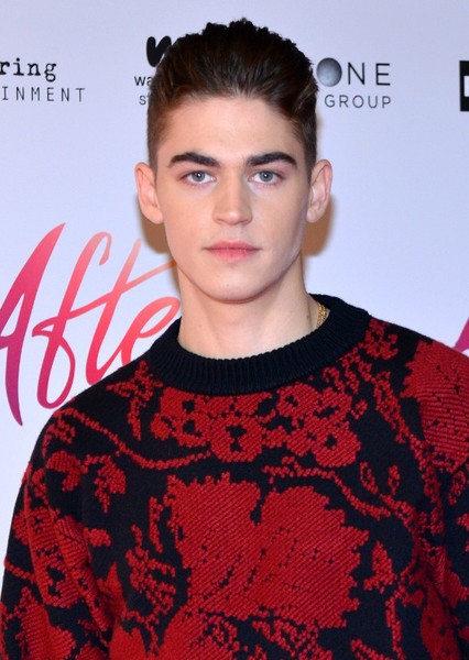 Hero Fiennes Tiffin photo