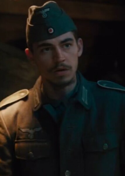 Hero Fiennes Tiffin