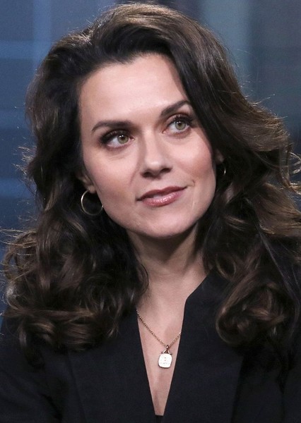 Hilarie Burton photo