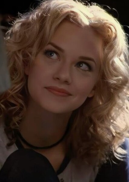 Hilarie Burton photo