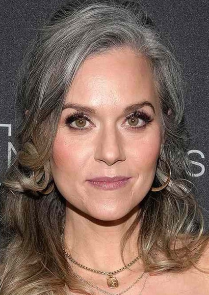 Hilarie Burton Morgan photo