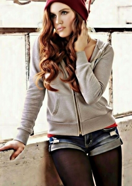 Holland Roden photo