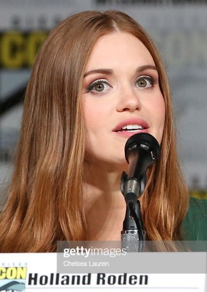 Holland Roden photo