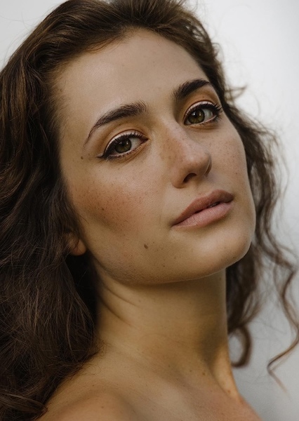 Holly Curran photo