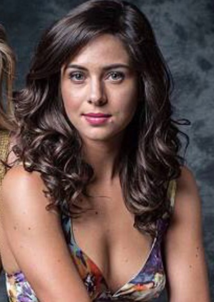 Holly Deveaux photo