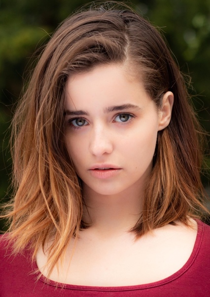 Holly Earl photo