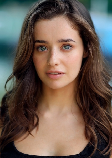 Holly Earl photo