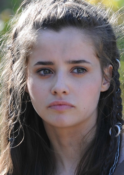 Holly Earl photo