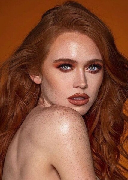 Holly Hicks photo