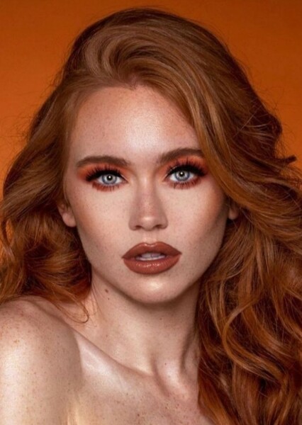 Holly Hicks photo
