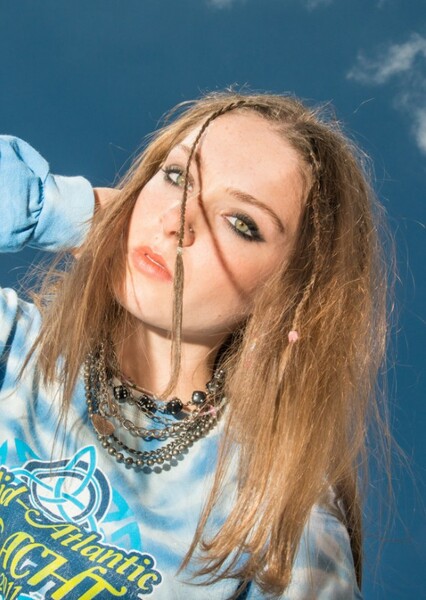 Holly Humberstone photo