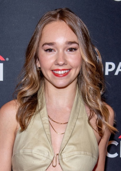 Holly Taylor photo
