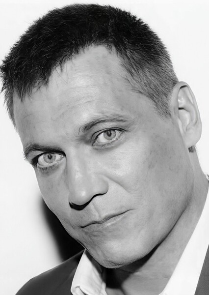 Holt McCallany