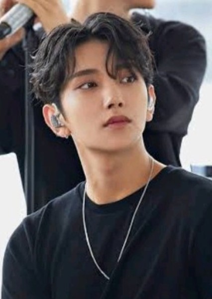 Hong Jisoo photo