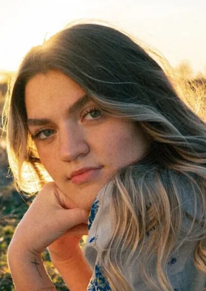 Hope Harding photo