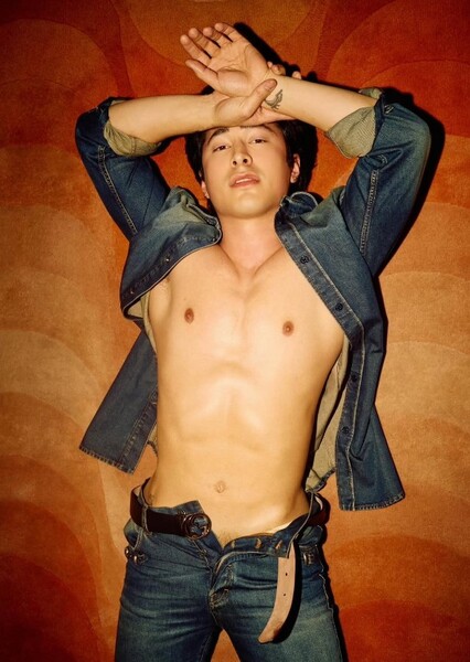 Hudson Williams photo