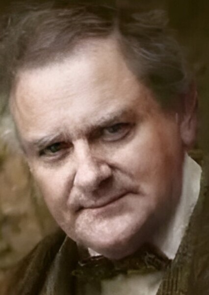 Hugh Bonneville photo