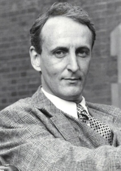 Hugh Fraser photo