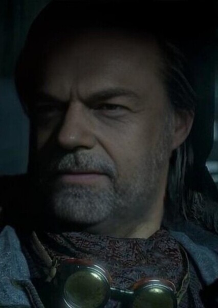 Hugo Weaving photo