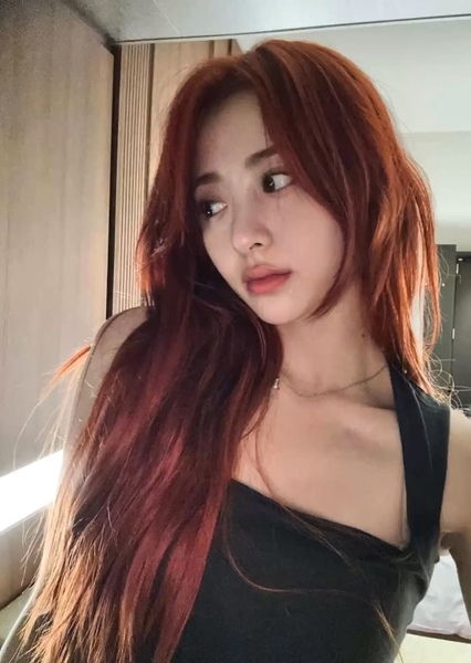 Huh Yunjin photo