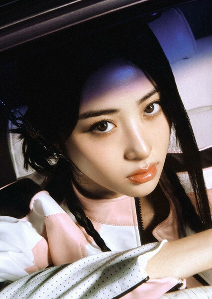 Huh Yunjin photo