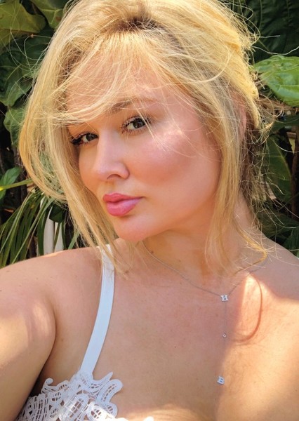 Hunter McGrady photo