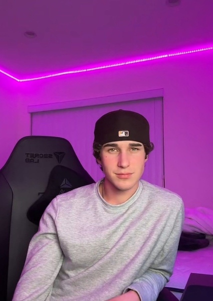 Hunter Rowland photo