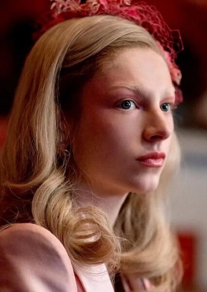 Hunter Schafer photo