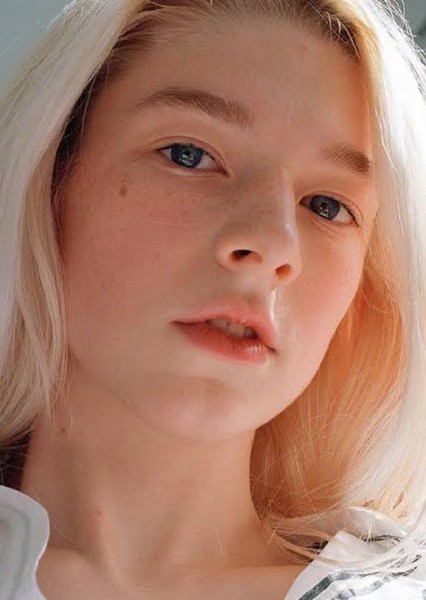 Hunter Schafer photo